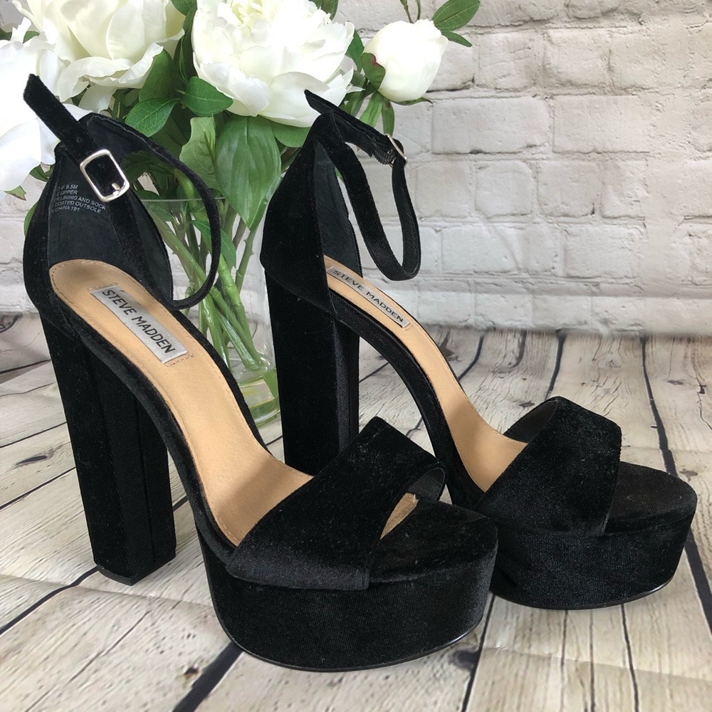 Steve Madden “Gonzo” Platform Sandal